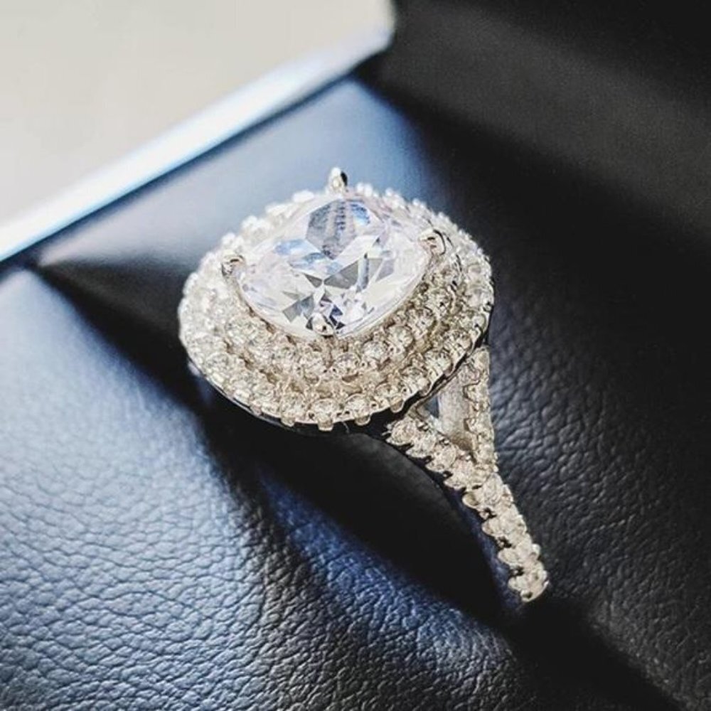 NEW 925 STERLING SILVER DIAMOND HALO RING, CUTE RING, SHINY RING.